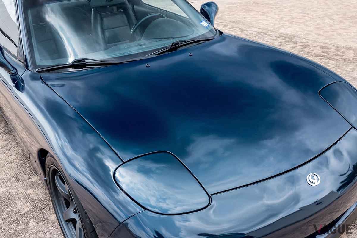 米国オークションに登場した、EV化されたマツダFD型「RX-7」