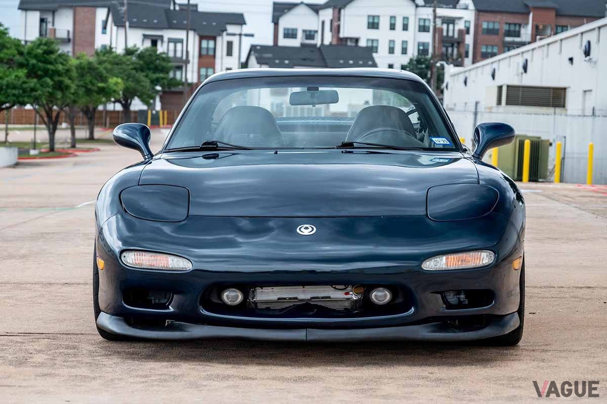 米国オークションに登場した、EV化されたマツダFD型「RX-7」