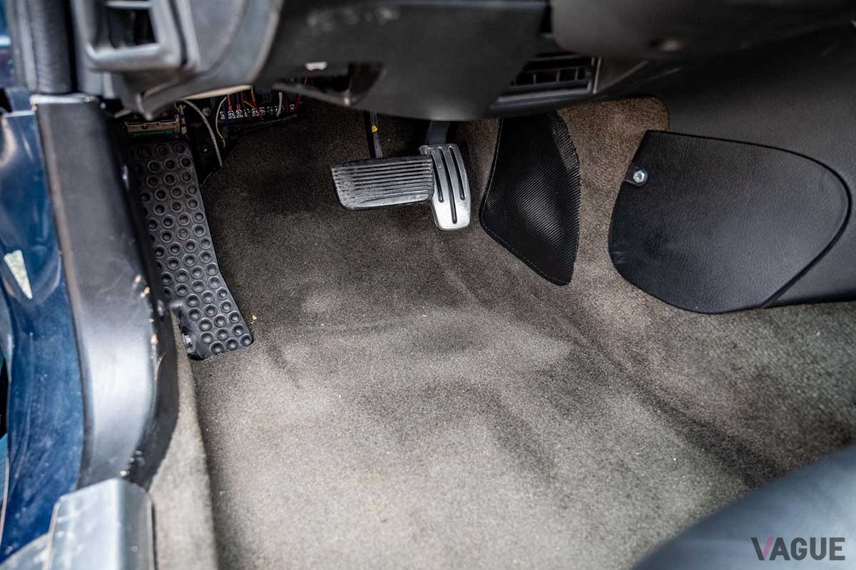 米国オークションに登場した、EV化されたマツダFD型「RX-7」