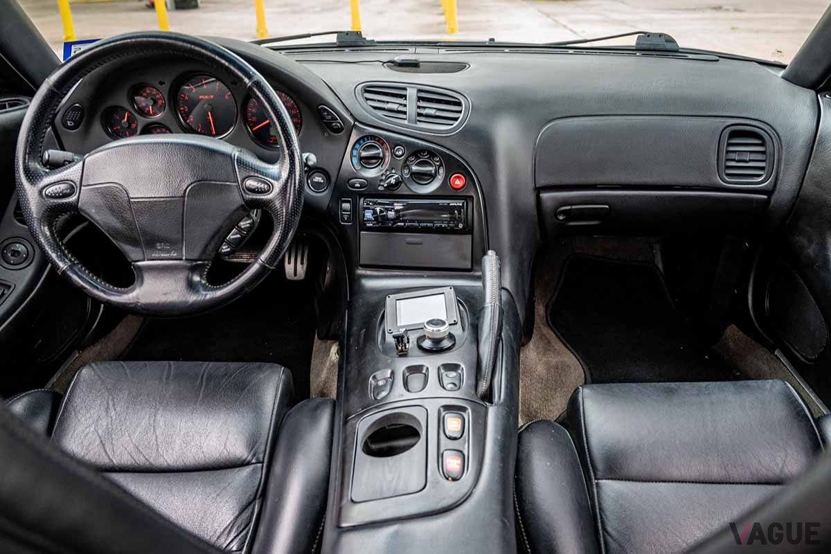 米国オークションに登場した、EV化されたマツダFD型「RX-7」