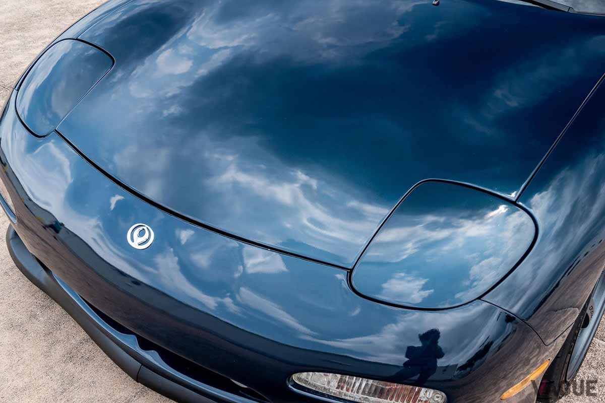米国オークションに登場した、EV化されたマツダFD型「RX-7」