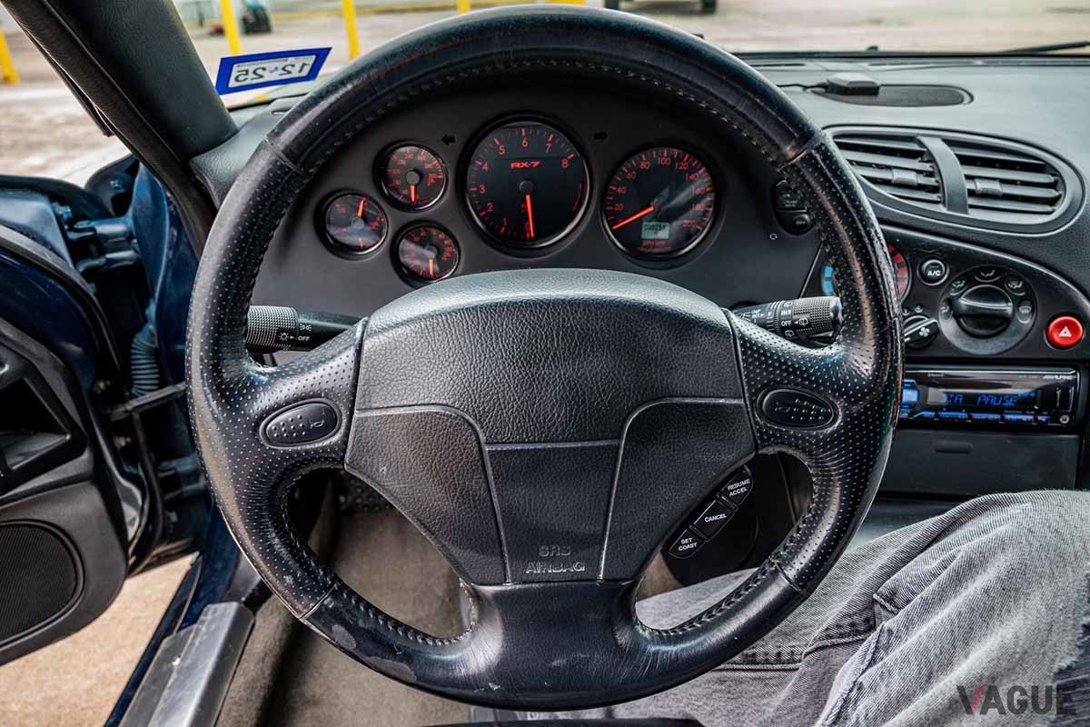 米国オークションに登場した、EV化されたマツダFD型「RX-7」
