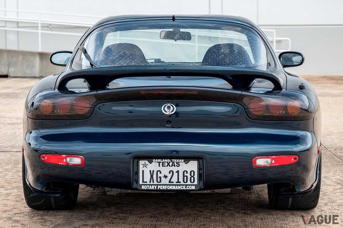 米国オークションに登場した、EV化されたマツダFD型「RX-7」
