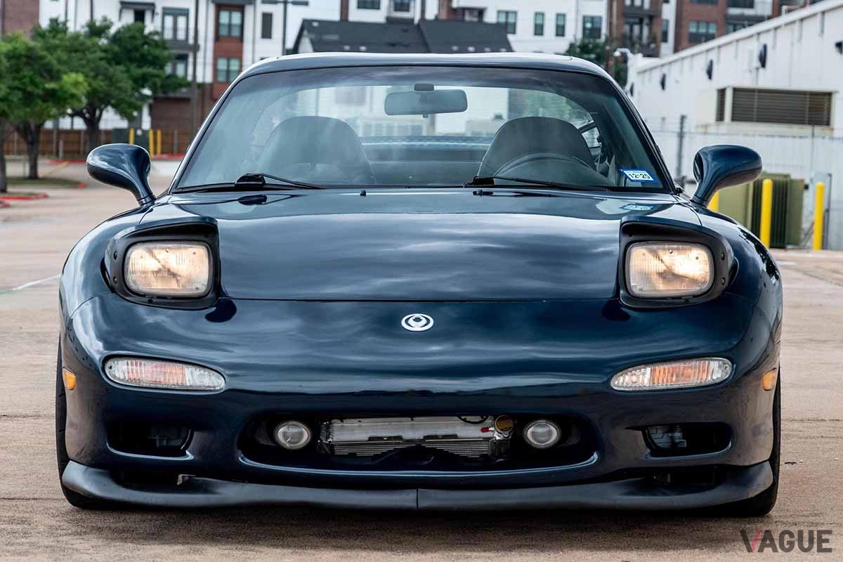 米国オークションに登場した、EV化されたマツダFD型「RX-7」