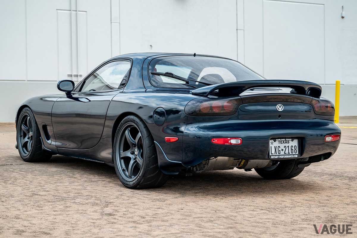 米国オークションに登場した、EV化されたマツダFD型「RX-7」