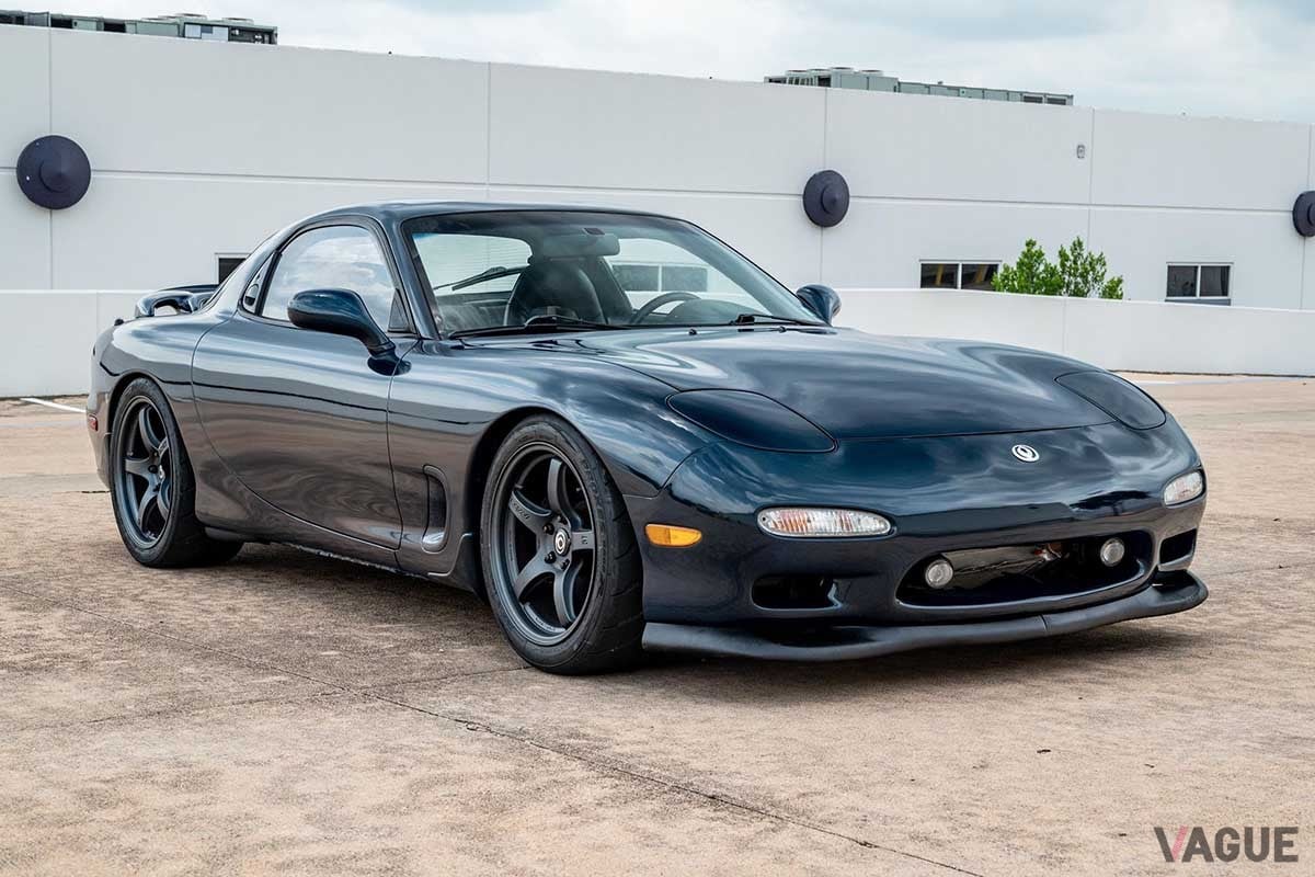 米国オークションに登場した、EV化されたマツダFD型「RX-7」