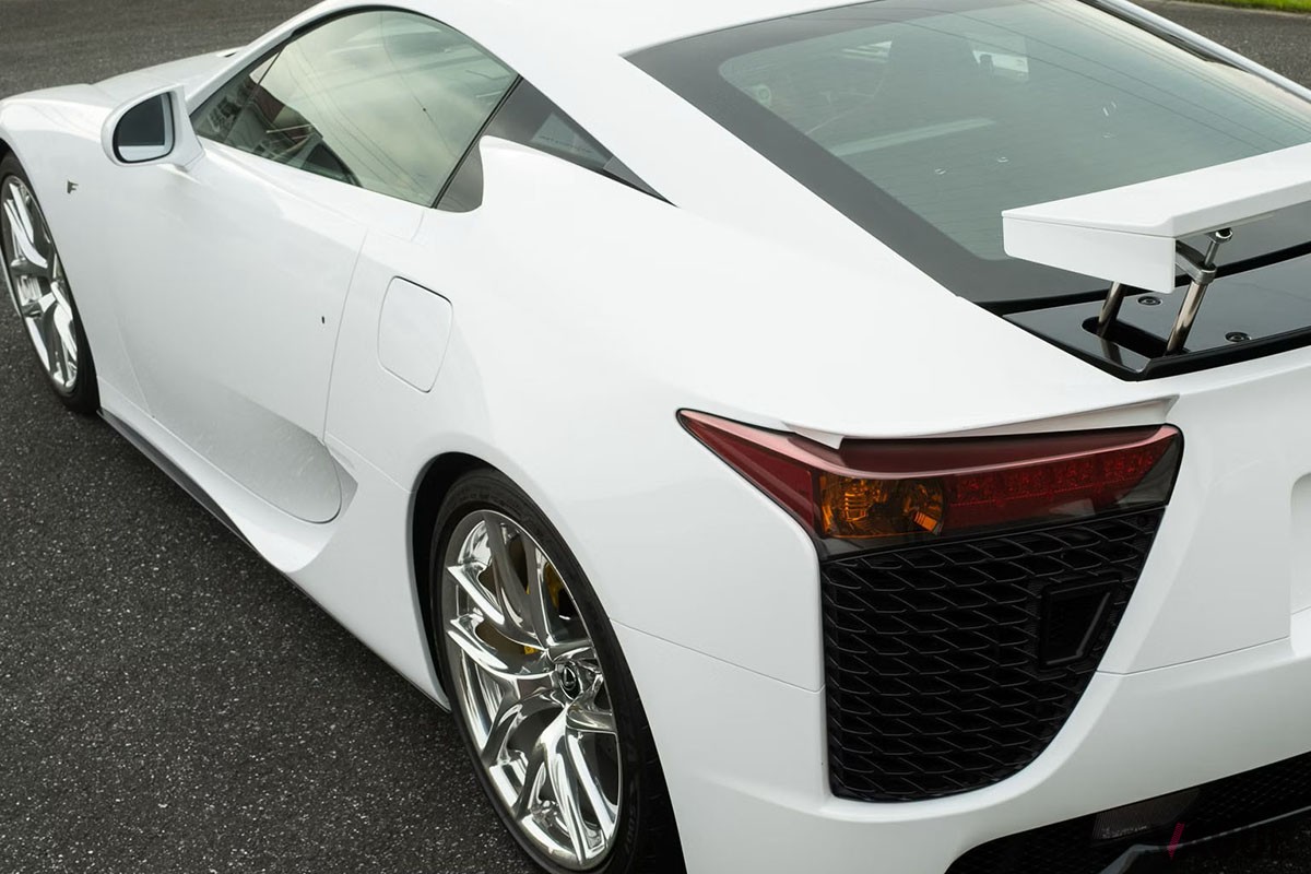 海外オークションに出品された2011年式レクサス「LFA」