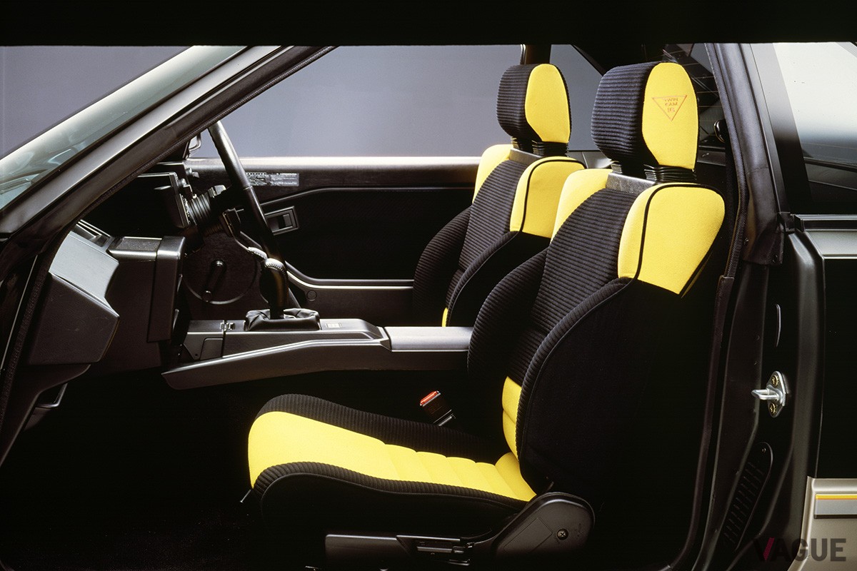 1984年（昭和59年）6月8日に発売されたトヨタ初代「MR2」