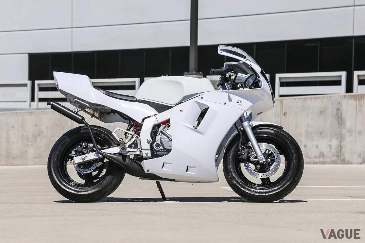 20年前の個体なのに未走行の“ほぼ新車” ホンダ「NSR50」を米国で発見