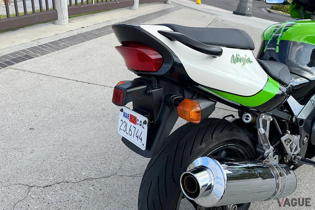 米国オークションに登場した2002年式カワサキ「ニンジャZX-7R」