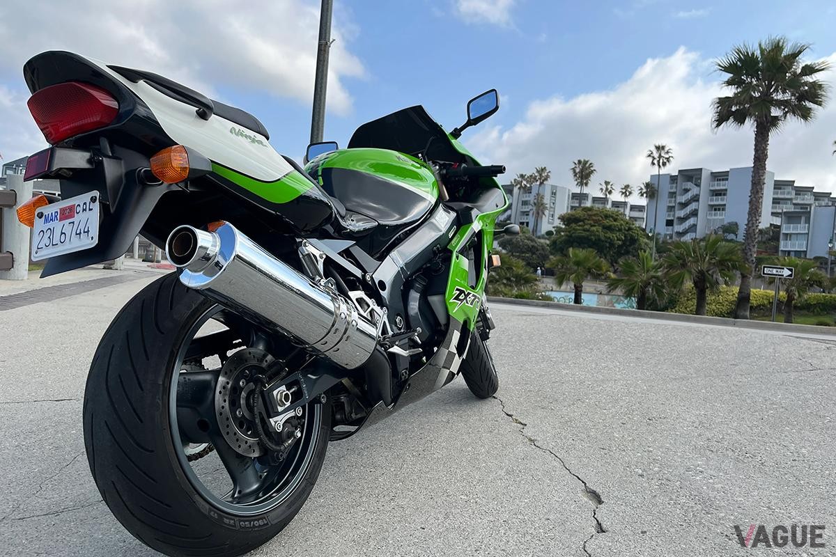 米国オークションに登場した2002年式カワサキ「ニンジャZX-7R」