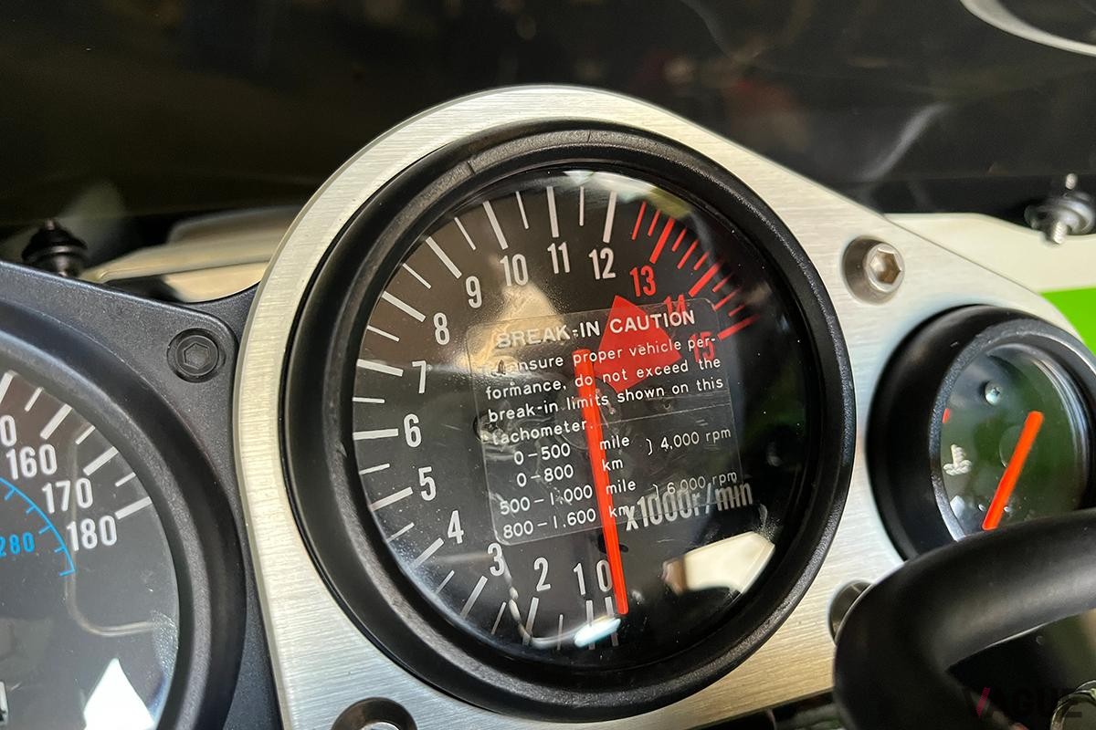 米国オークションに登場した2002年式カワサキ「ニンジャZX-7R」