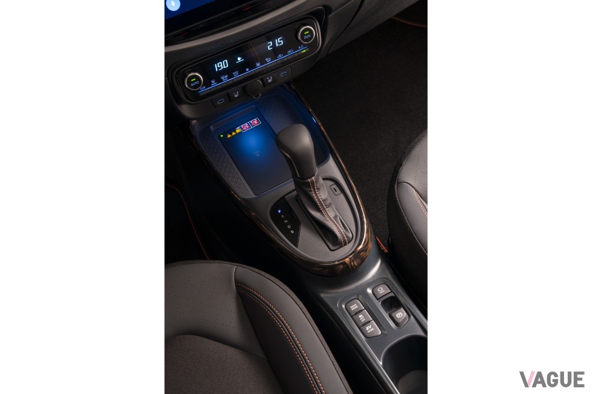 トヨタ新型「アイゴXハイブリッド」
