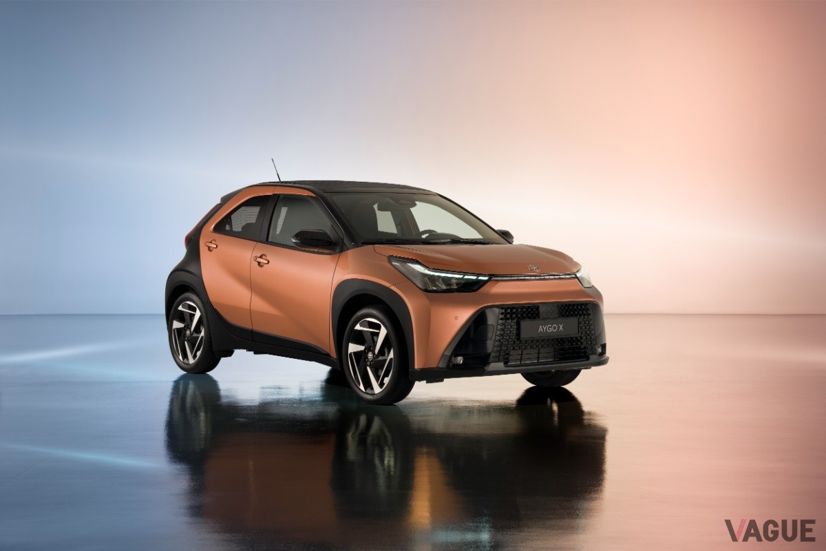 トヨタ新型「アイゴXハイブリッド」