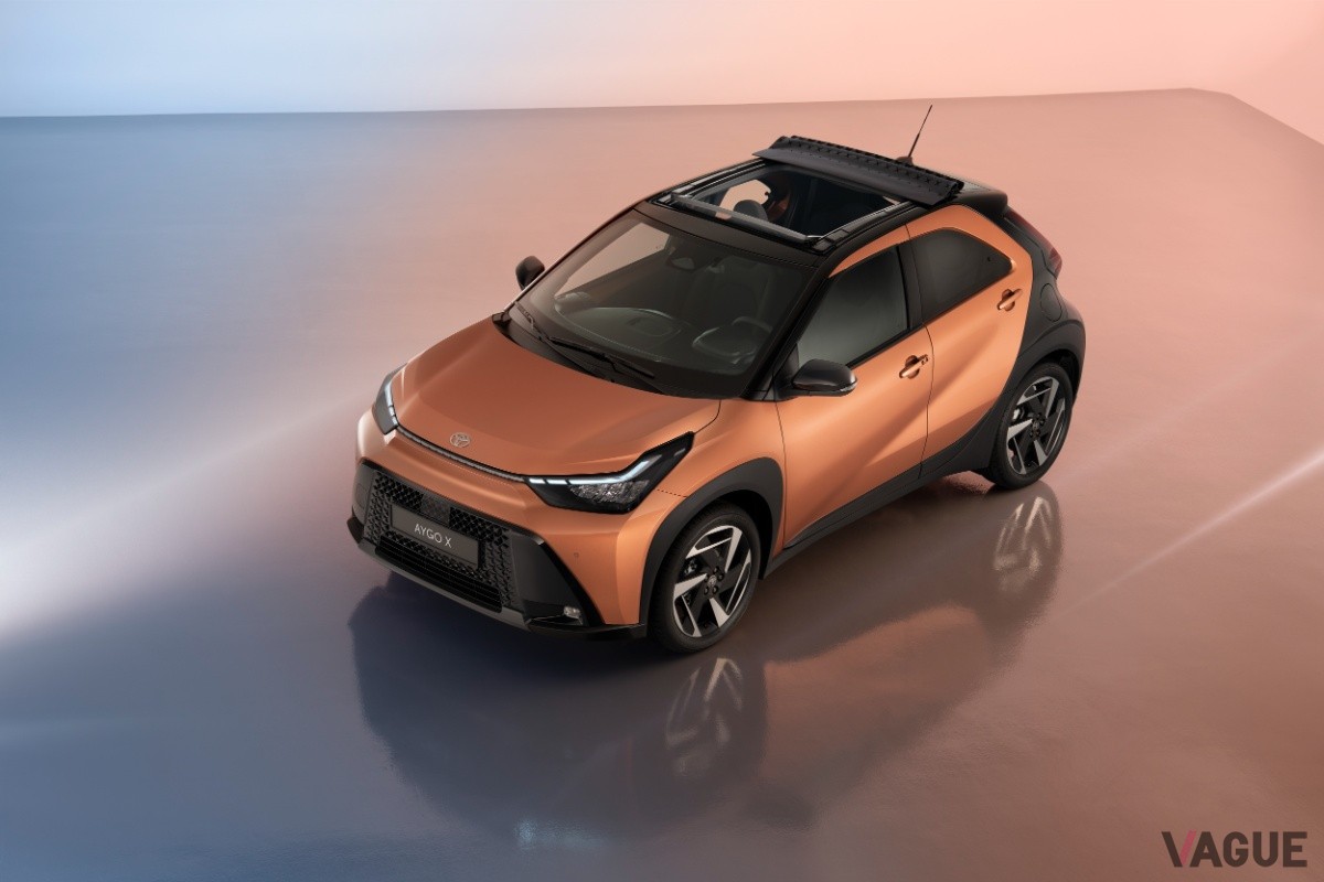 トヨタ新型「アイゴXハイブリッド」