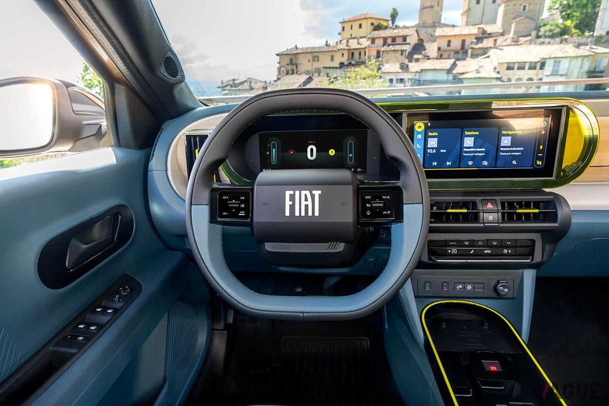 フィアット新型「グランデパンダ ハイブリッド」