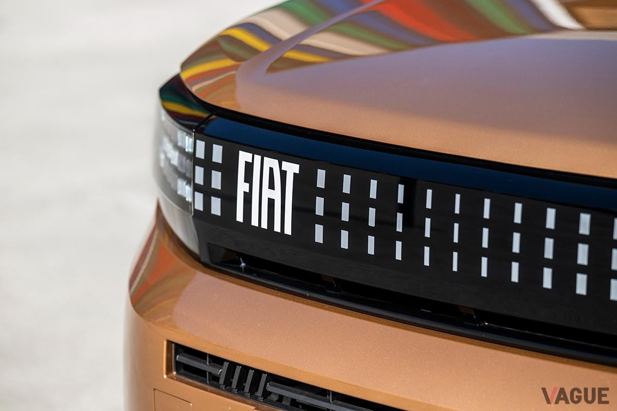 フィアット新型「グランデパンダ」。EVとマイルドハイブリッドがあるが、こちらは「グランデパンダ ハイブリッド」だ