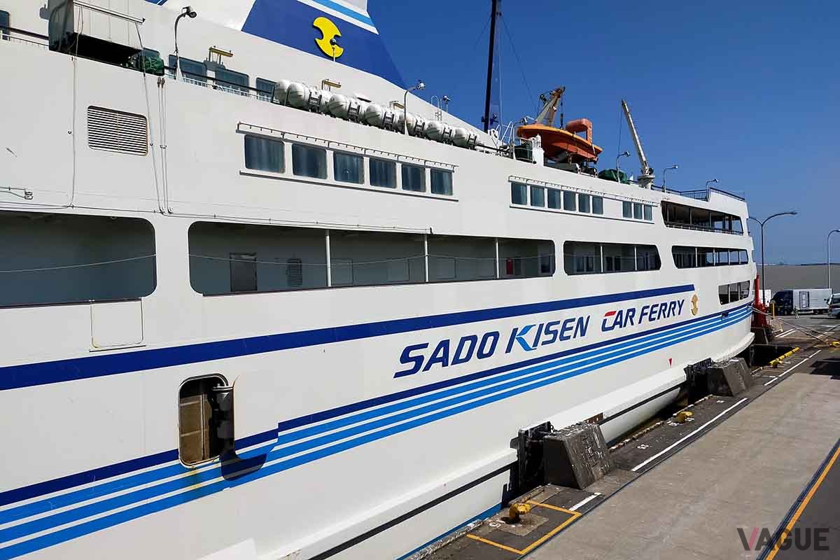 「速旅 中央日本四県周遊ドライブプラン」を使えば、佐渡汽船で新潟から佐渡の乗用車（6m未満）往復が「一律1万9800円」とする割引を用意している