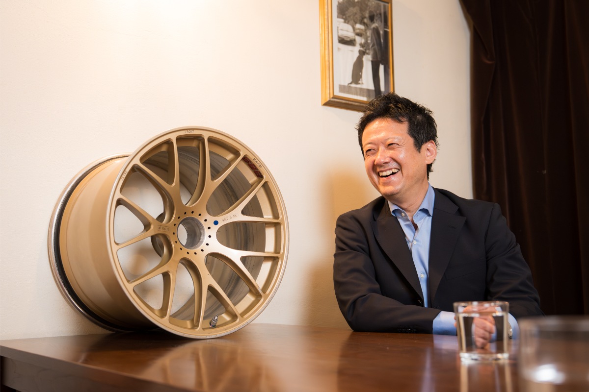 モータースポーツの現場にも足を運び、現場主義を貫くBBSジャパン 代表取締役社長・新田孝之さん