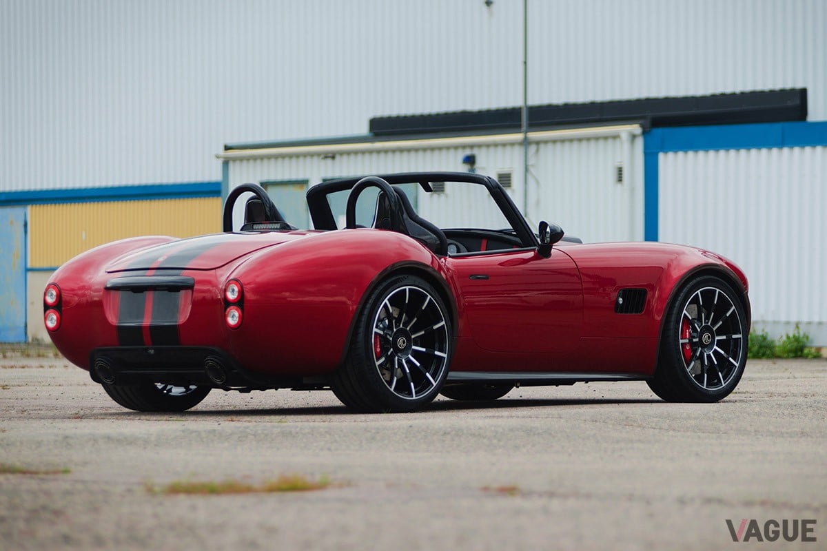 新型「ACコブラGTロードスター」