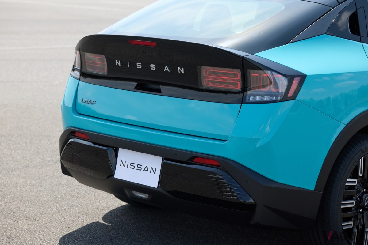 クロスオーバースタイルに刷新された日産の新型「リーフ」