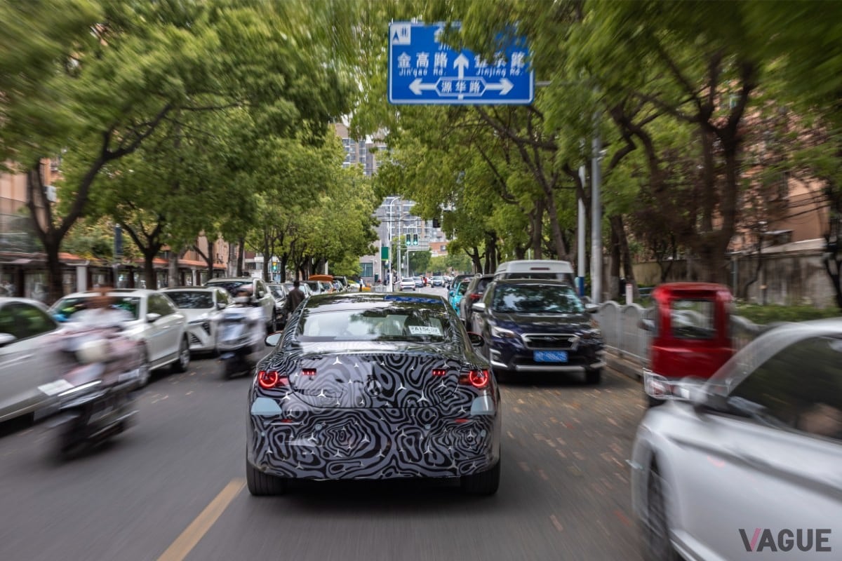 都市の複雑な交通状況にも対応する、最新運転支援を搭載したメルセデス・ベンツ新型「CLA L」