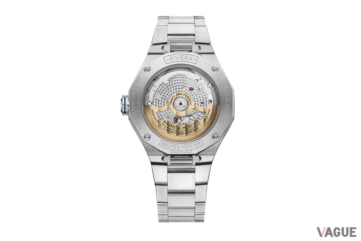 ローターはコート・ド・ジュネーブと螺旋状のスネイル仕上げが融合しておりこちらもゴールドに輝いている（リビエラ M0A10822）