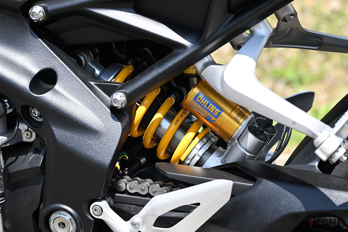 トライアンフ新型「スピードトリプル1200RS」