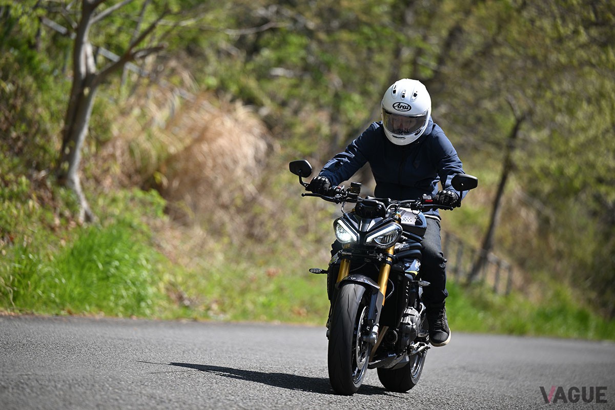 トライアンフ新型「スピードトリプル1200RS」