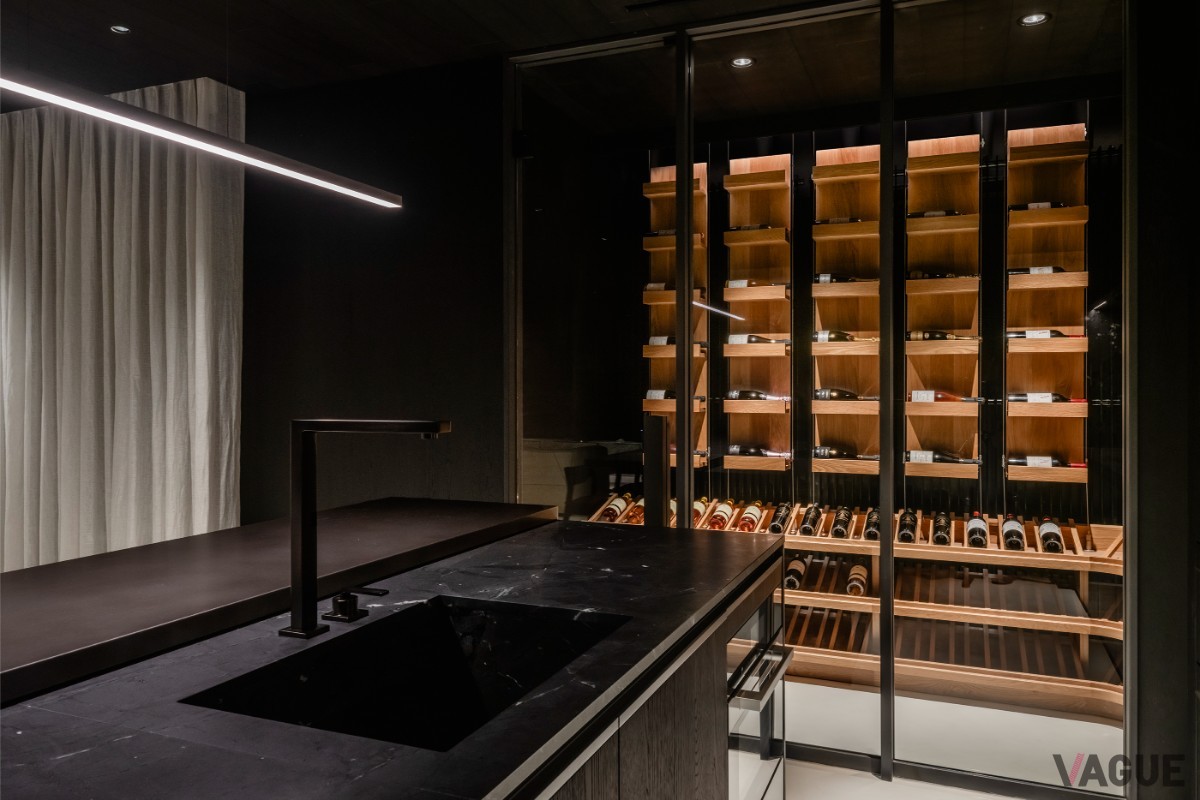 「N°001 MINAMI AOYAMA DESIGNED BY ASTON MARTIN」のインテリア