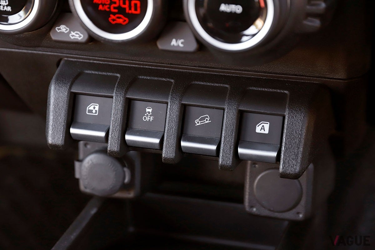 スズキ「ジムニーノマド」