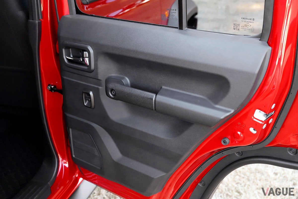 スズキ「ジムニーノマド」