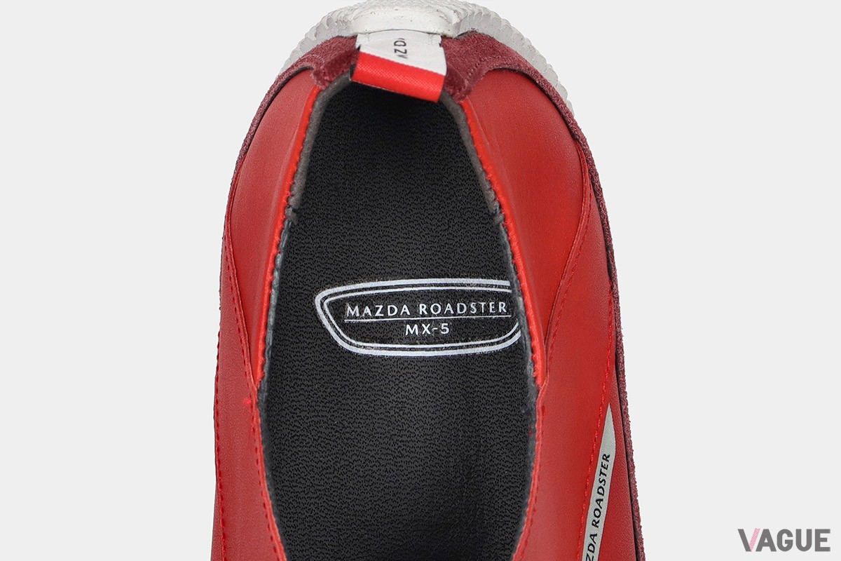 マツダのカーデザイナーが線を引き、広島のシューズブランド・スピングルとのコラボで製品化したスニーカー「SP-MX5」