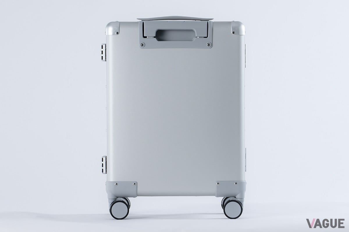 軽く、強く、美しい。「Magne Suitcase」はスーツケース界の“マック