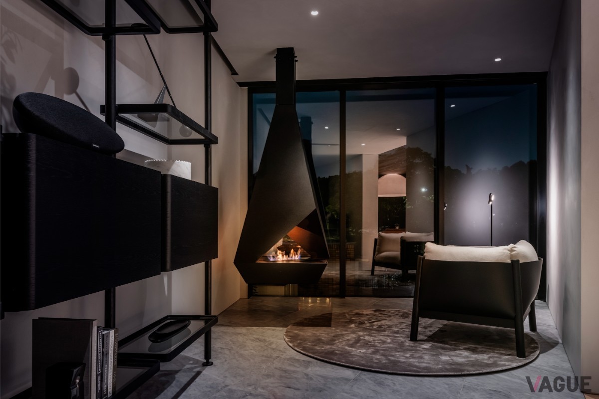 「N°001 MINAMI AOYAMA DESIGNED BY ASTON MARTIN」のインテリア