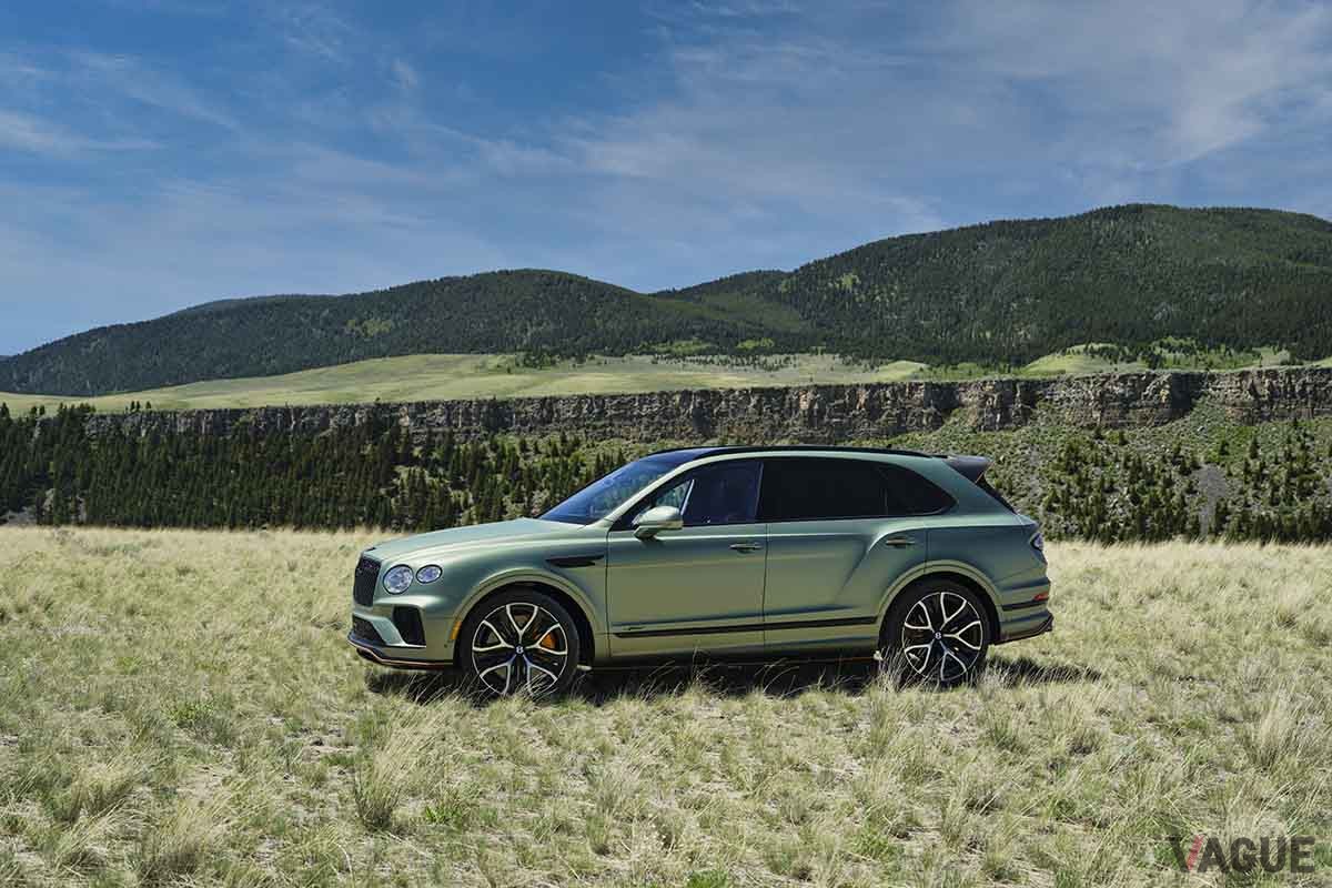 ベントレー新型「ベンテイガ・スピード」
