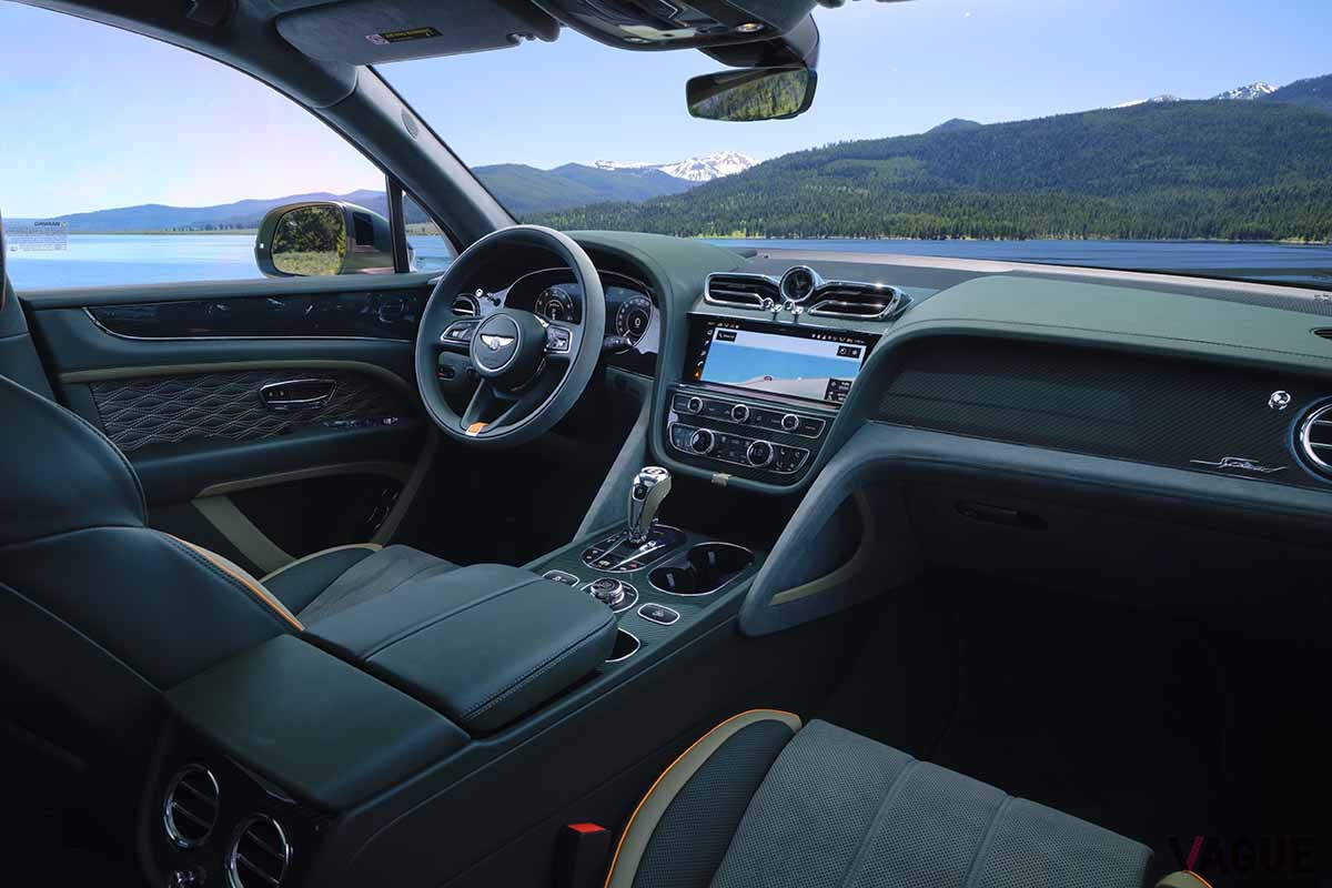 ベントレー新型「ベンテイガ・スピード」のインテリア