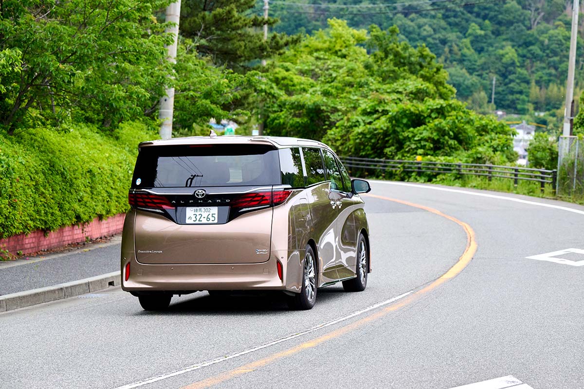 トヨタ、アルファードに乗り一路、兵庫県のはりま天文台を目指す