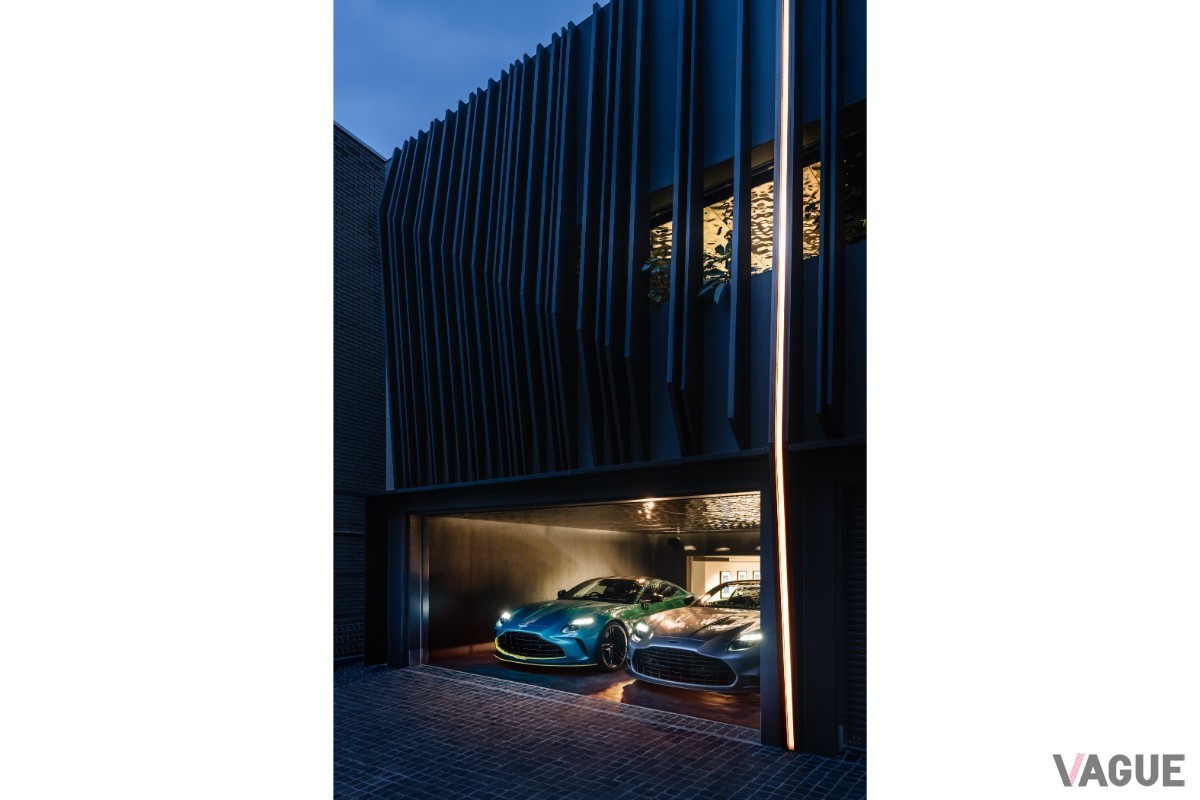 「N°001 MINAMI AOYAMA DESIGNED BY ASTON MARTIN」の外観