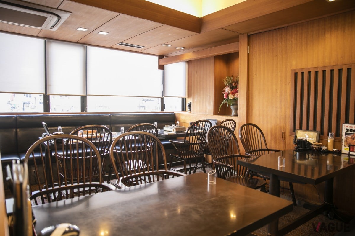 1〜3階まであり、団体客も受け入れ可能な広い店内。写真は3階のフロア