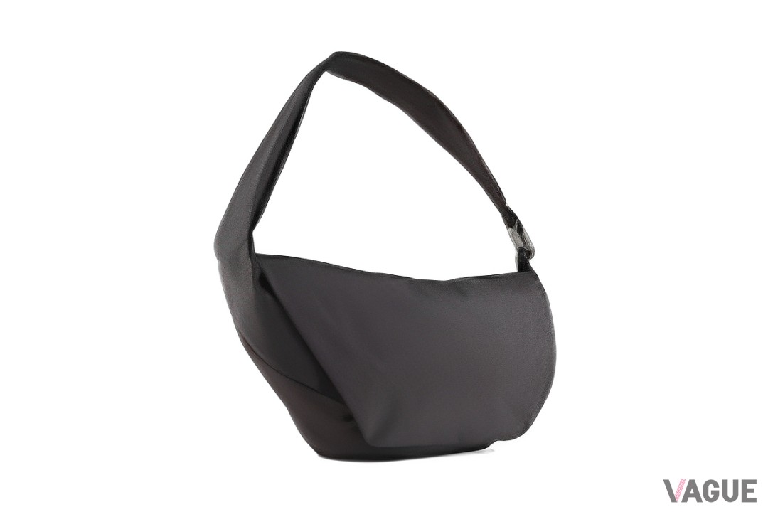 PUMA×HELIOT EMIL SLING BAG 13L：3万800円