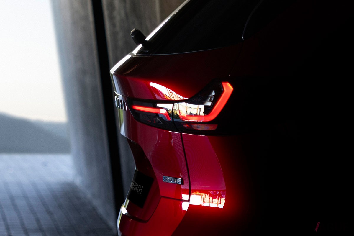 マツダの欧州法人が公開した新型「CX-5」のディザー写真