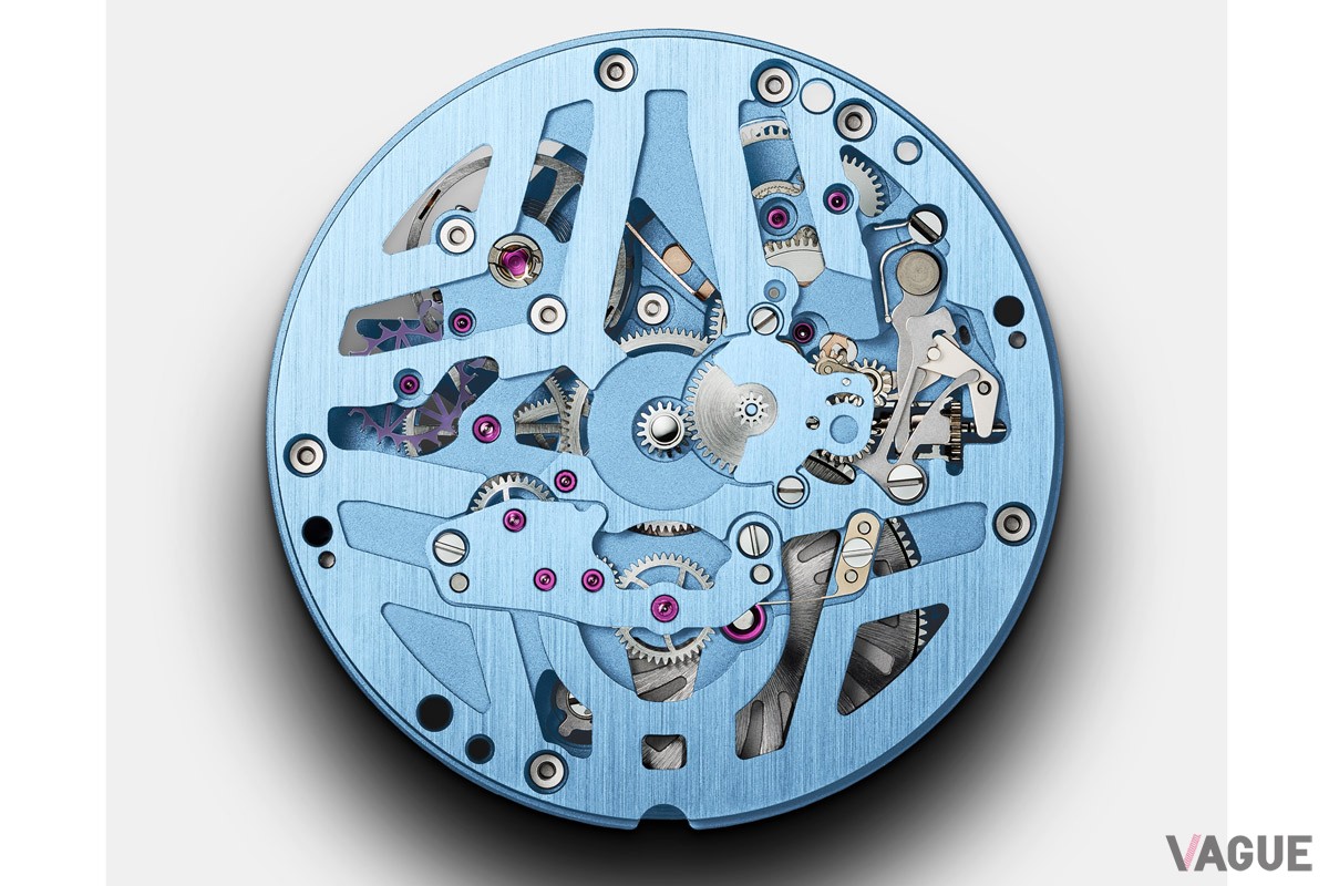 タイムピースのテーマに合わせ、地板、ブリッジ、星形ローターには印象的なブルー仕上げを施している
