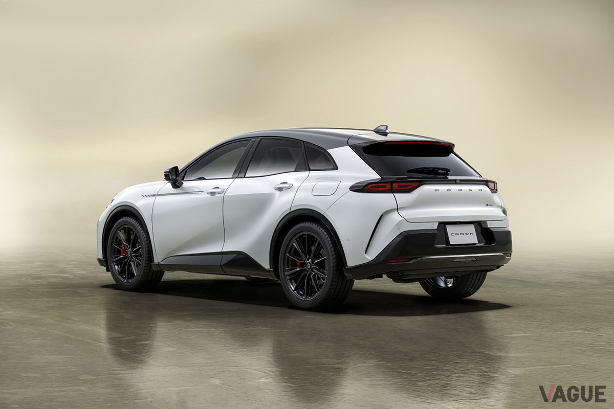 トヨタ「クラウン・スポーツ」の新しい特別仕様車「RS“THE 70th”」