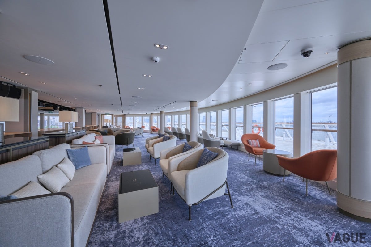 「ビスタラウンジ」（11デッキ）