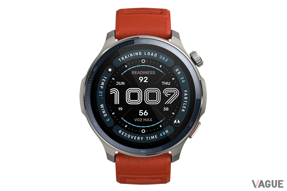 「Amazfit Balance 2」（4万3890円 消費税込。付属のラバーカラーシリコンバンドを装着）
