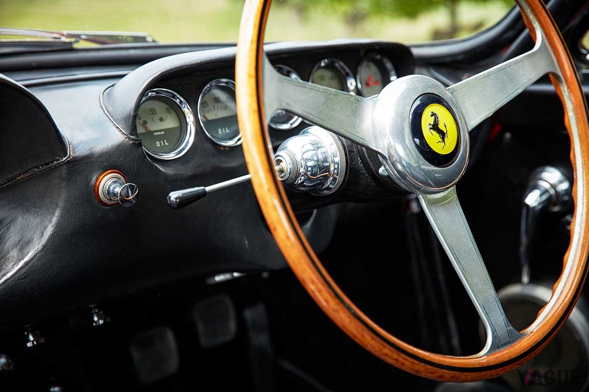 オークションに登場した1964年製フェラーリ「250GT／L」ベルリネッタ ルッソbyスカリエッティTR Tomkins(c)2025 Courtesy of RM Sotheby's