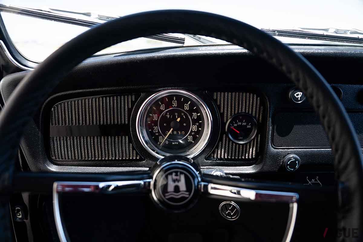 オークションに出品され、33万5000ドル（約4943万円）で落札された1969年式フォルクスワーゲン「ビートル・リムジン」Kaeissa Hosek (c)2025 Courtesy of RM Sotheby's