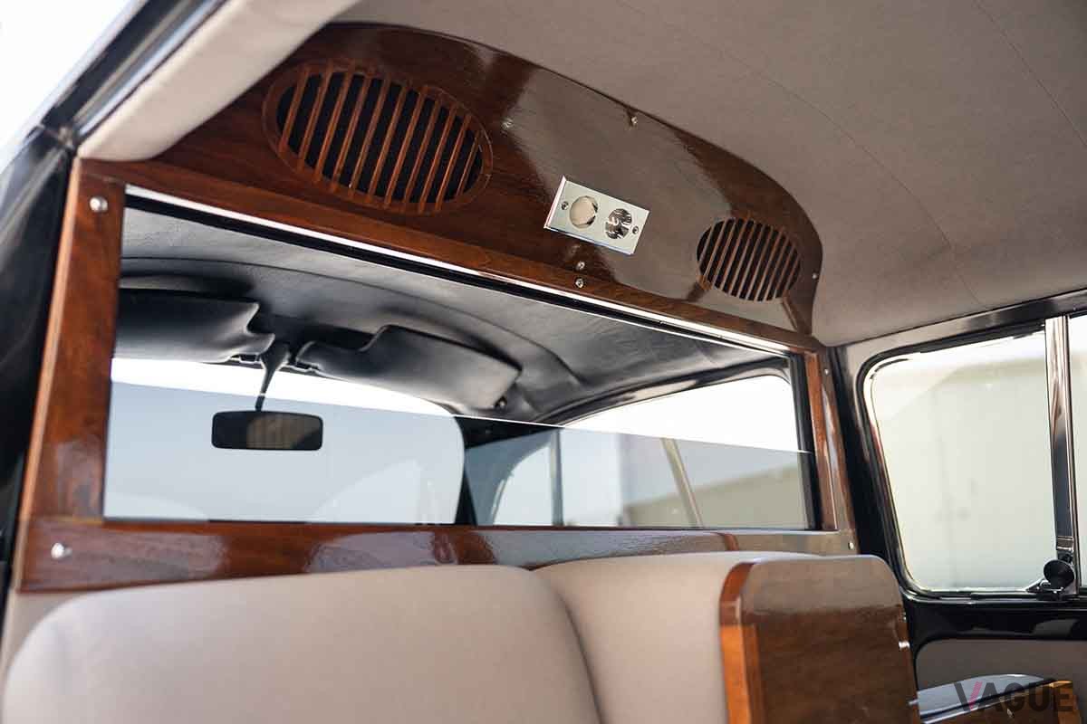オークションに出品され、33万5000ドル（約4943万円）で落札された1969年式フォルクスワーゲン「ビートル・リムジン」Kaeissa Hosek (c)2025 Courtesy of RM Sotheby's