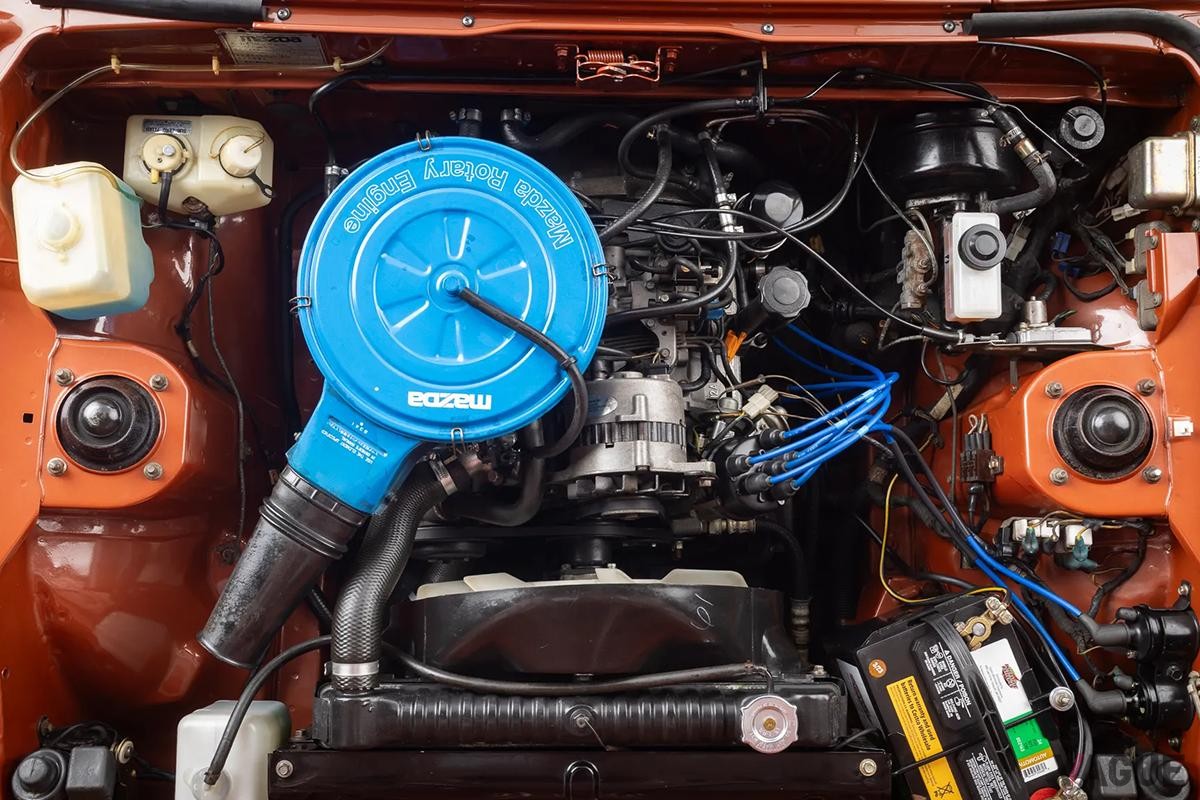 米国のオンラインオークションに出品中の1979年式マツダ初代「RX-7」（米国仕様）